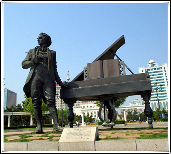肖邦銅像.jpg