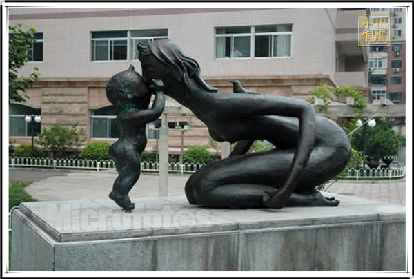 母愛銅雕塑.jpg 母愛銅雕塑.jpg