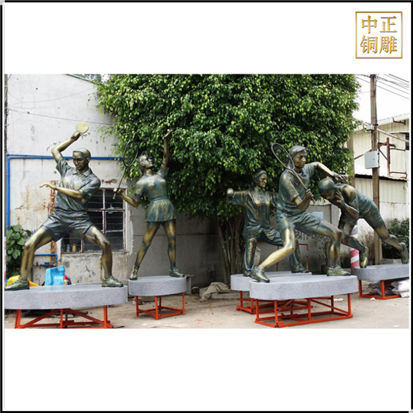 打羽毛球人物雕塑.jpg