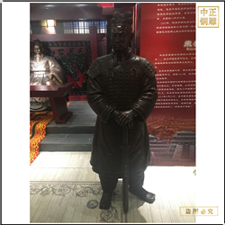 古代人物手握劍雕塑 古代人物手握劍雕塑